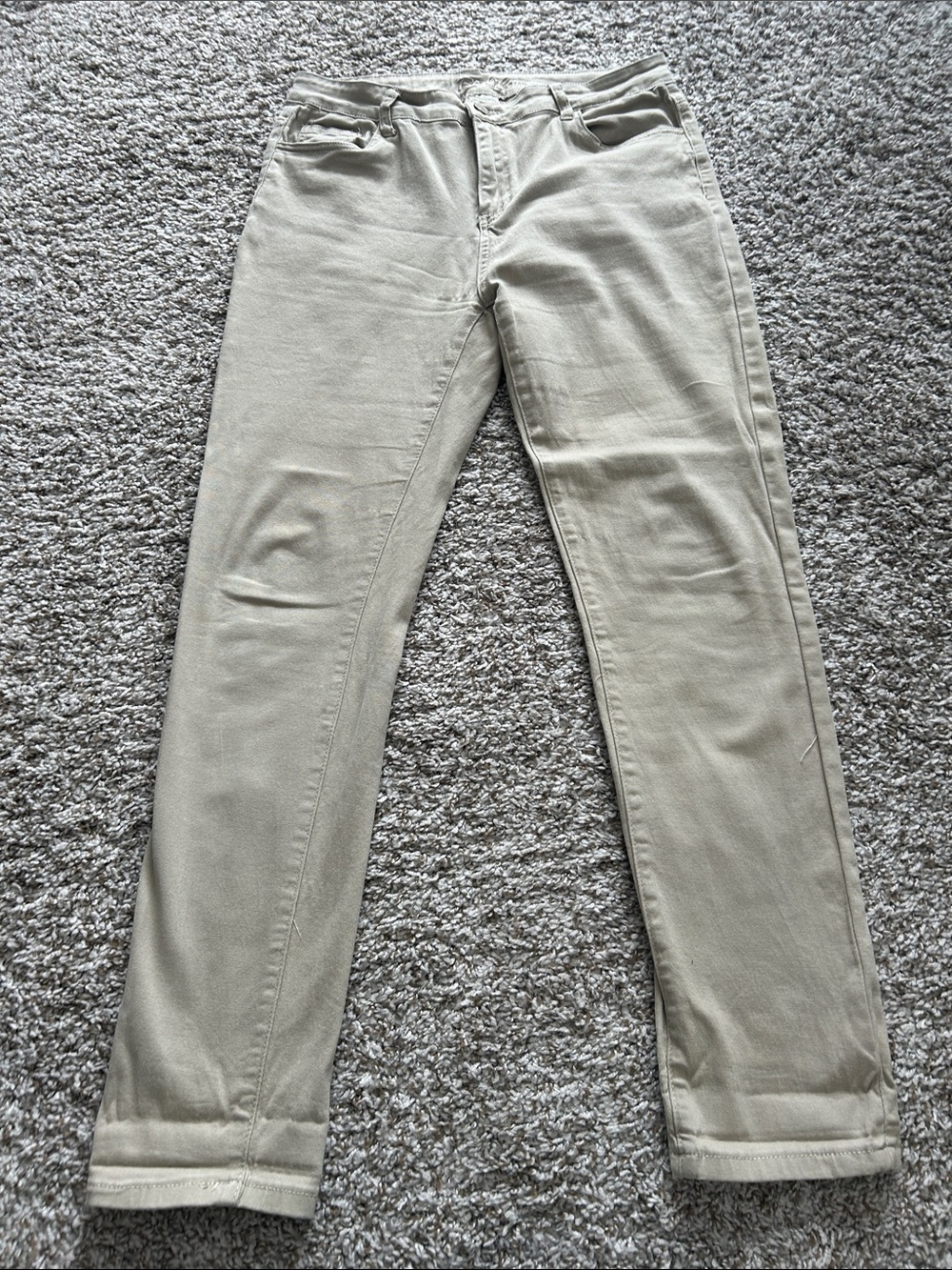 Straight Juniors Jeans in Light Khaki